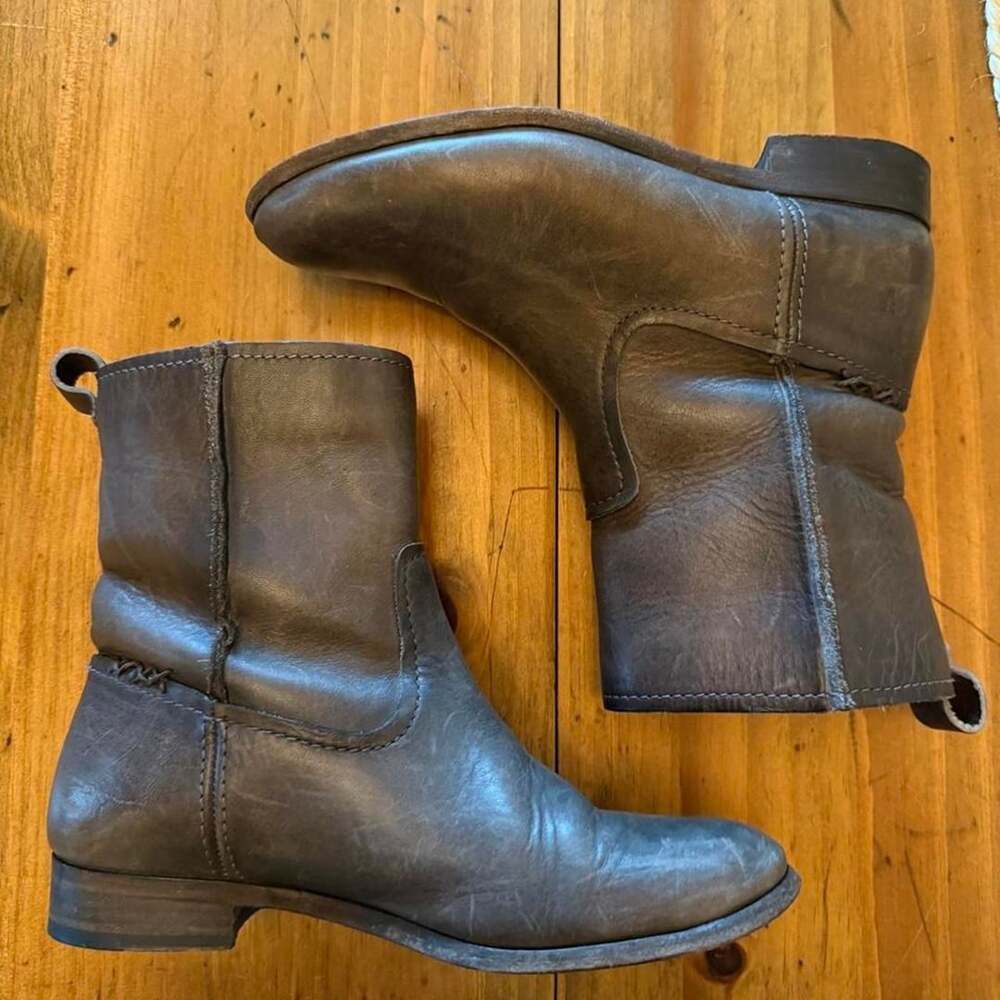 FRYE Distressed Brown Leather Ankle Boots Size 7.5 B